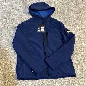 NWT Quicksilver Men’s Soft shell Hooded Jacket Stretch-Woven Size S Navy Blue